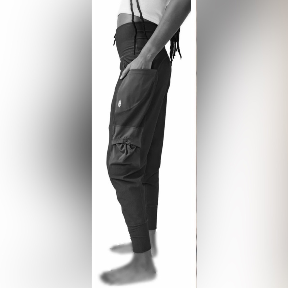 FP Movement Free People Black Cargo Joggers - High Rise Athletic Pants - NWOT